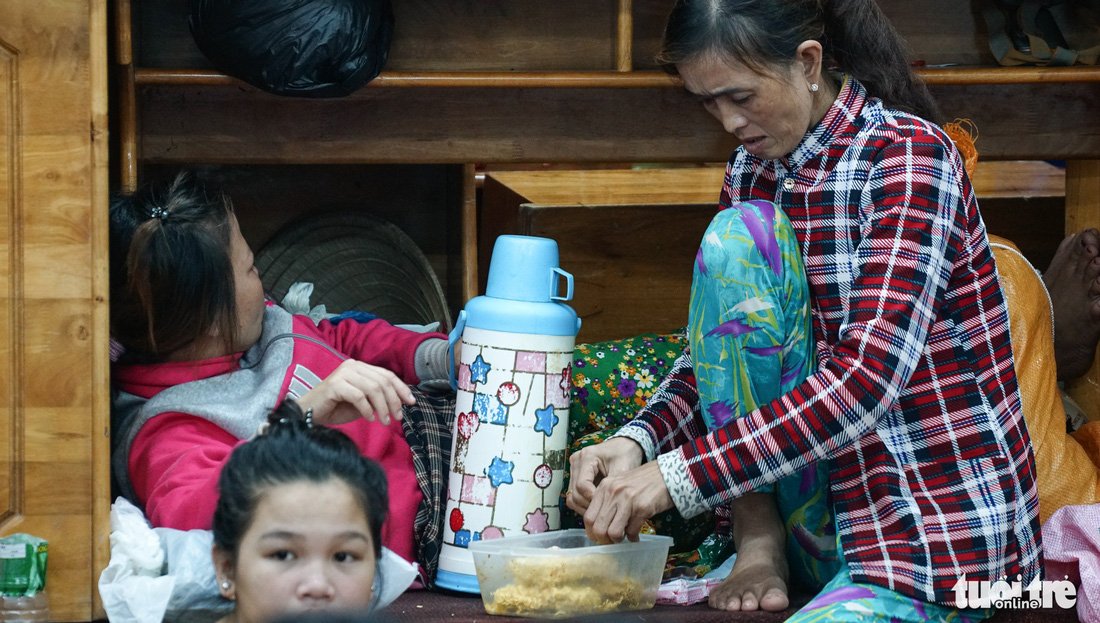 2.000 trẻ đất mũi Cà Mau trú bão trong đêm lạnh