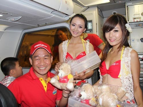 bao-cua-ty-phu-jack-ma-ban-khoan-ve-viec-vietjet-lam-lich-bikini-de-quang-ba-hinh-anh