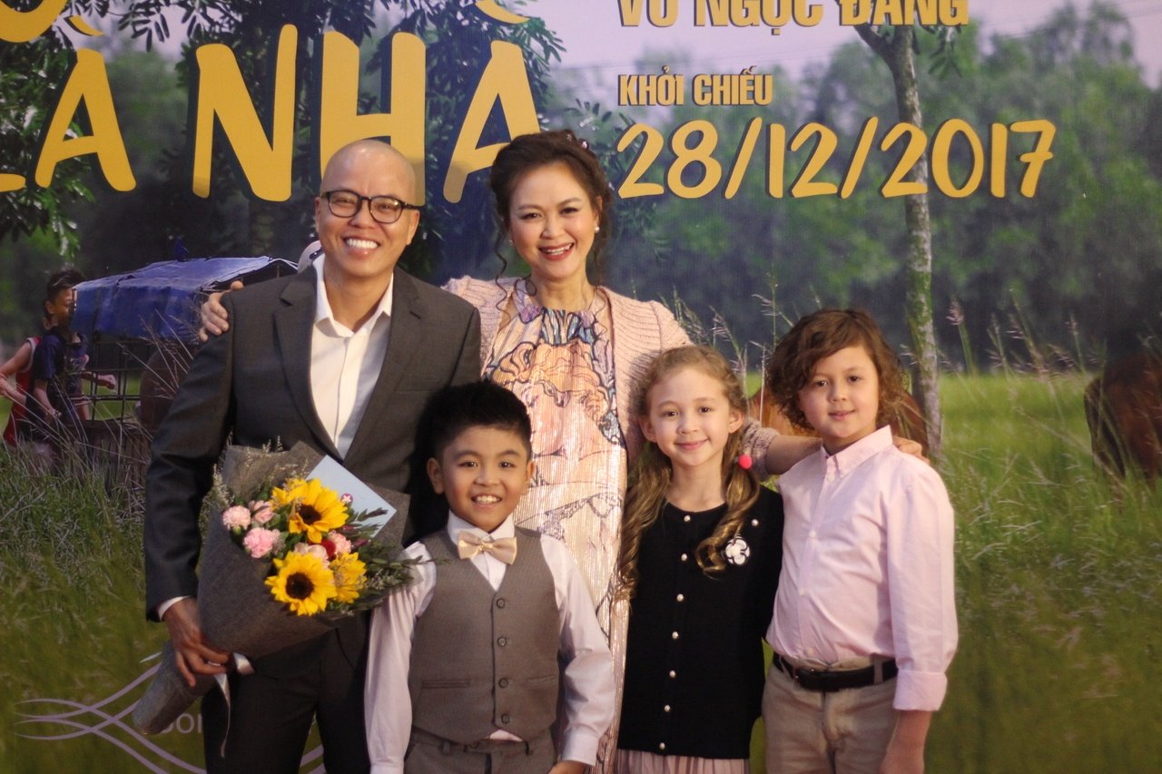 khi-con-la-nha-tu-vi-om-bung-bau-cung-van-anh-rang-ro-xuat-hien-tai-cong-chieu-phim