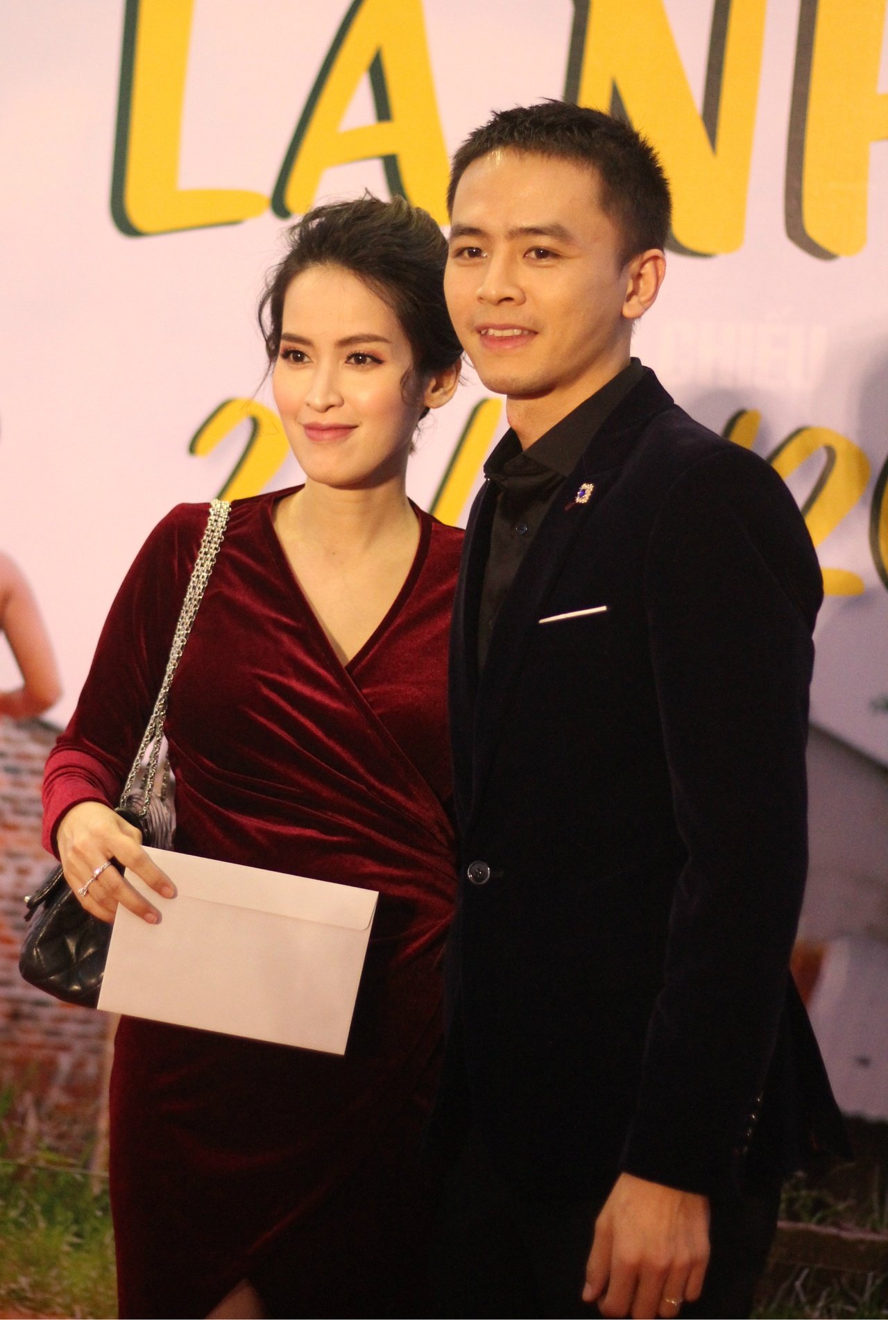 khi-con-la-nha-tu-vi-om-bung-bau-cung-van-anh-rang-ro-xuat-hien-tai-cong-chieu-phim