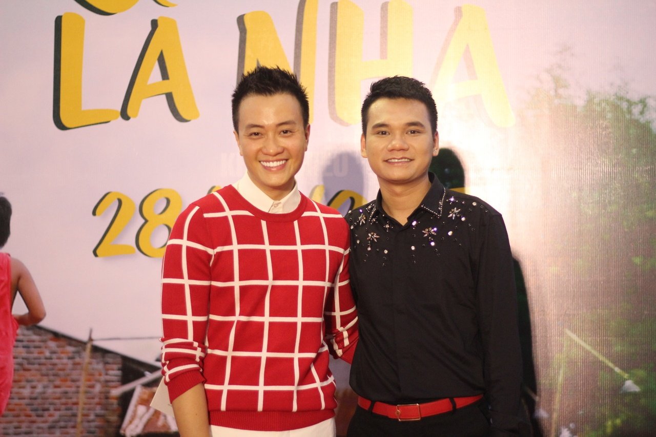 khi-con-la-nha-tu-vi-om-bung-bau-cung-van-anh-rang-ro-xuat-hien-tai-cong-chieu-phim