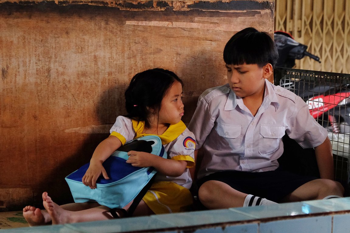 dien-vien-nhi-gia-bao-4-tieng-dong-ho-bay-du-tren-bien-phan-thiet