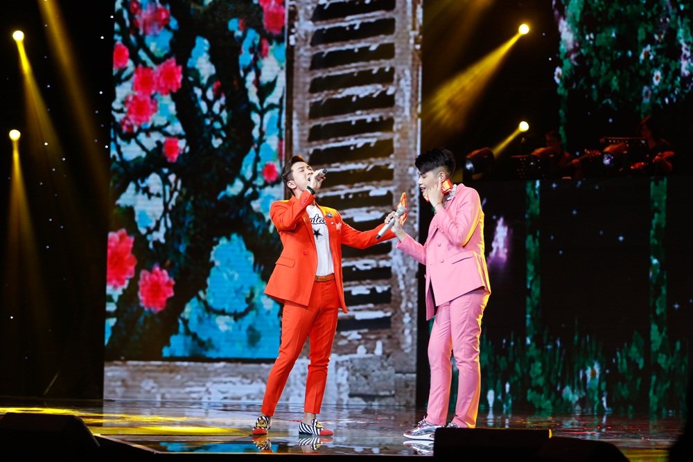 giang-hong-ngoc-dao-ba-loc-quay-het-minh-trong-ngay-dam-cuoi-dau-xuan
