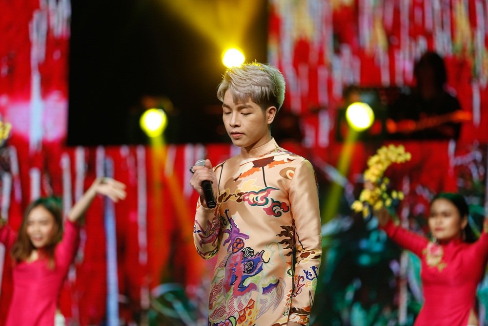 giang-hong-ngoc-dao-ba-loc-quay-het-minh-trong-ngay-dam-cuoi-dau-xuan