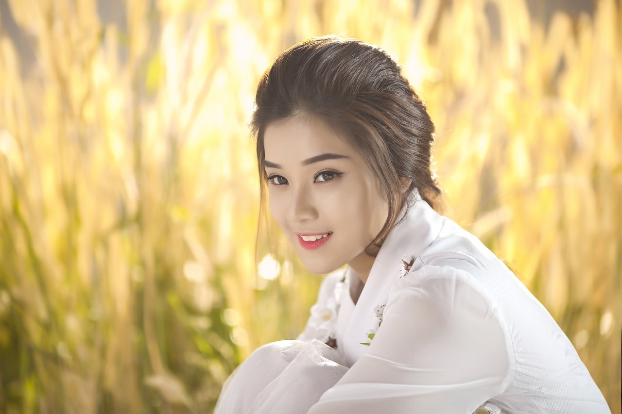 sau-4-thang-vang-bong-hoang-yen-chibi-tro-lai-duong-dua-vpop-bang-mv-dam-mau-co-trang