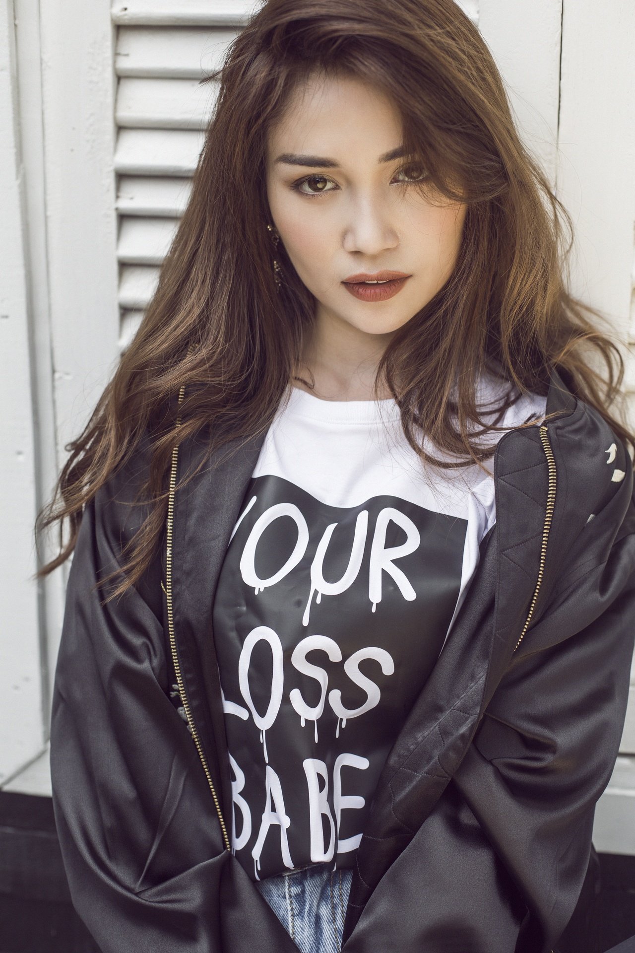 si-thanh-thich-chia-se-bi-quyet-lam-dep-cho-khan-gia-nhung-luoi-makeup