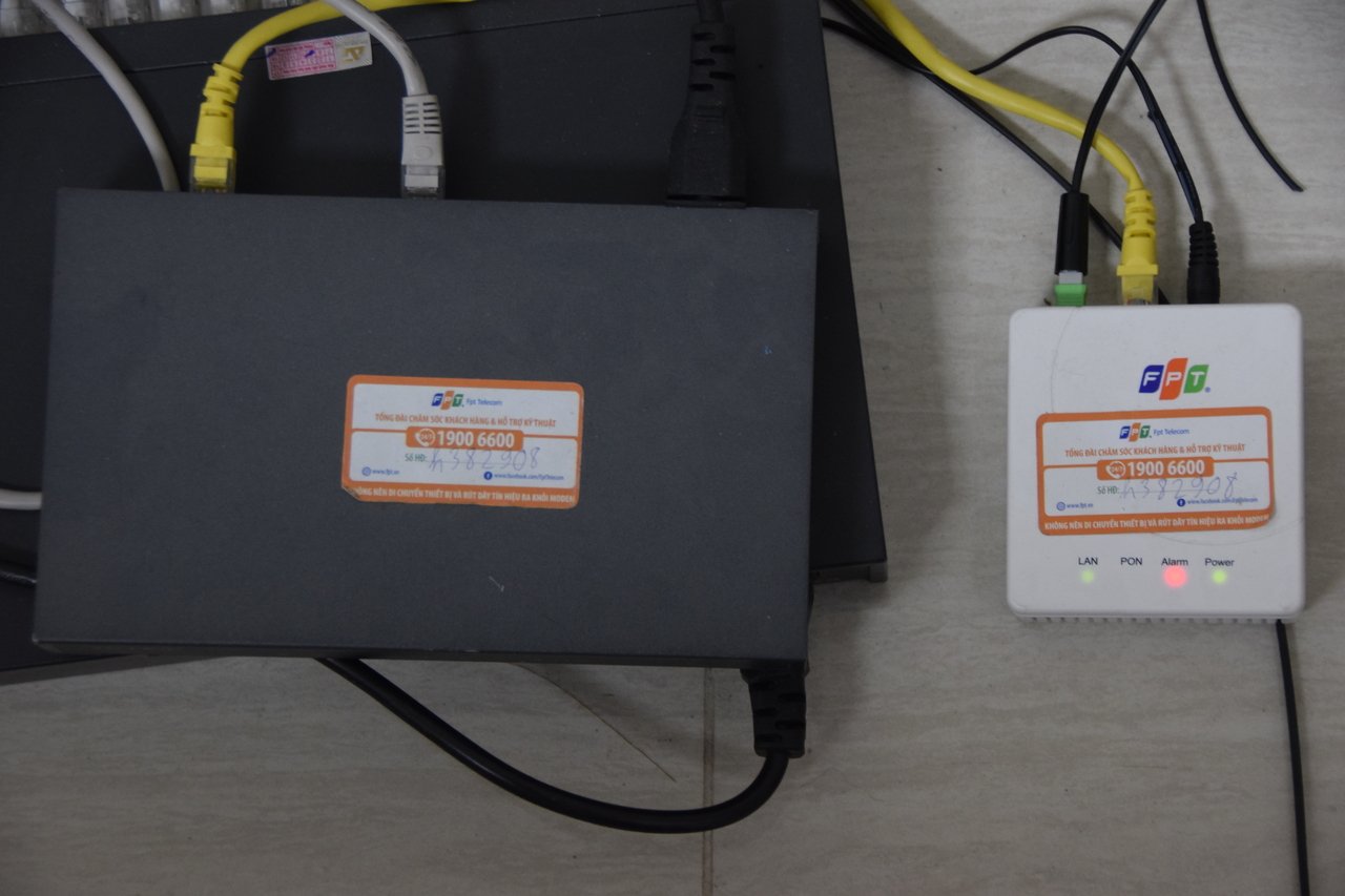 khach-hang-buc-xuc-vi-internet-fpt-lien-tuc-mat-mang