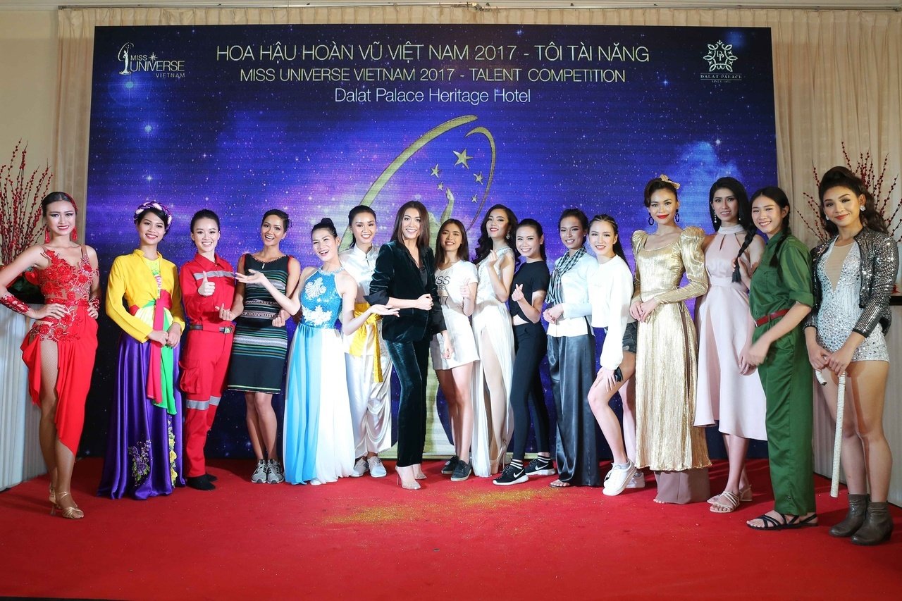 hoa-hau-hoan-vu-viet-nam-xuc-dong-voi-hoat-canh-phong-chay-chua-chay-cua-hoang-hai-thu
