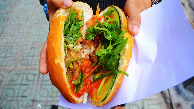 mon-an-viet-tung-len-bao-nuoc-ngoai-trong-nam-2017