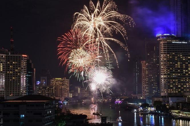 Mãn nhãn với 'đại tiệc' pháo hoa toàn cầu mừng năm mới 2018