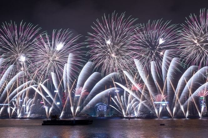Mãn nhãn với 'đại tiệc' pháo hoa toàn cầu mừng năm mới 2018