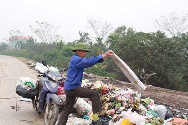 ha-noi-nguoi-dan-khon-kho-vi-rac-thai-bua-vay