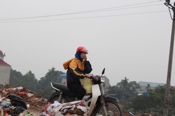 ha-noi-nguoi-dan-khon-kho-vi-rac-thai-bua-vay