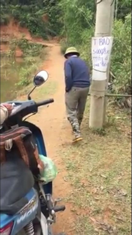 lap-bien-ban-nguoi-dan-ong-tu-y-dung-tram-bot-canh-bo-ao-thu-phi-du-khach-5000-dong