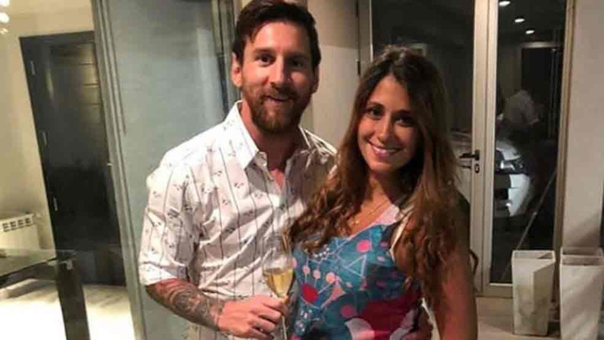 ronaldo-va-messi-chao-nam-moi-2018-nhu-the-nao
