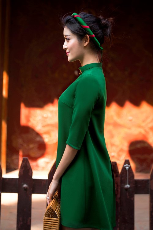 huyen-my-lan-san-thiet-ke-thoi-trang-trinh-lang-bo-suu-tap-ao-dai-cach-tan
