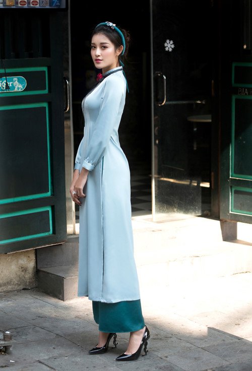 huyen-my-lan-san-thiet-ke-thoi-trang-trinh-lang-bo-suu-tap-ao-dai-cach-tan