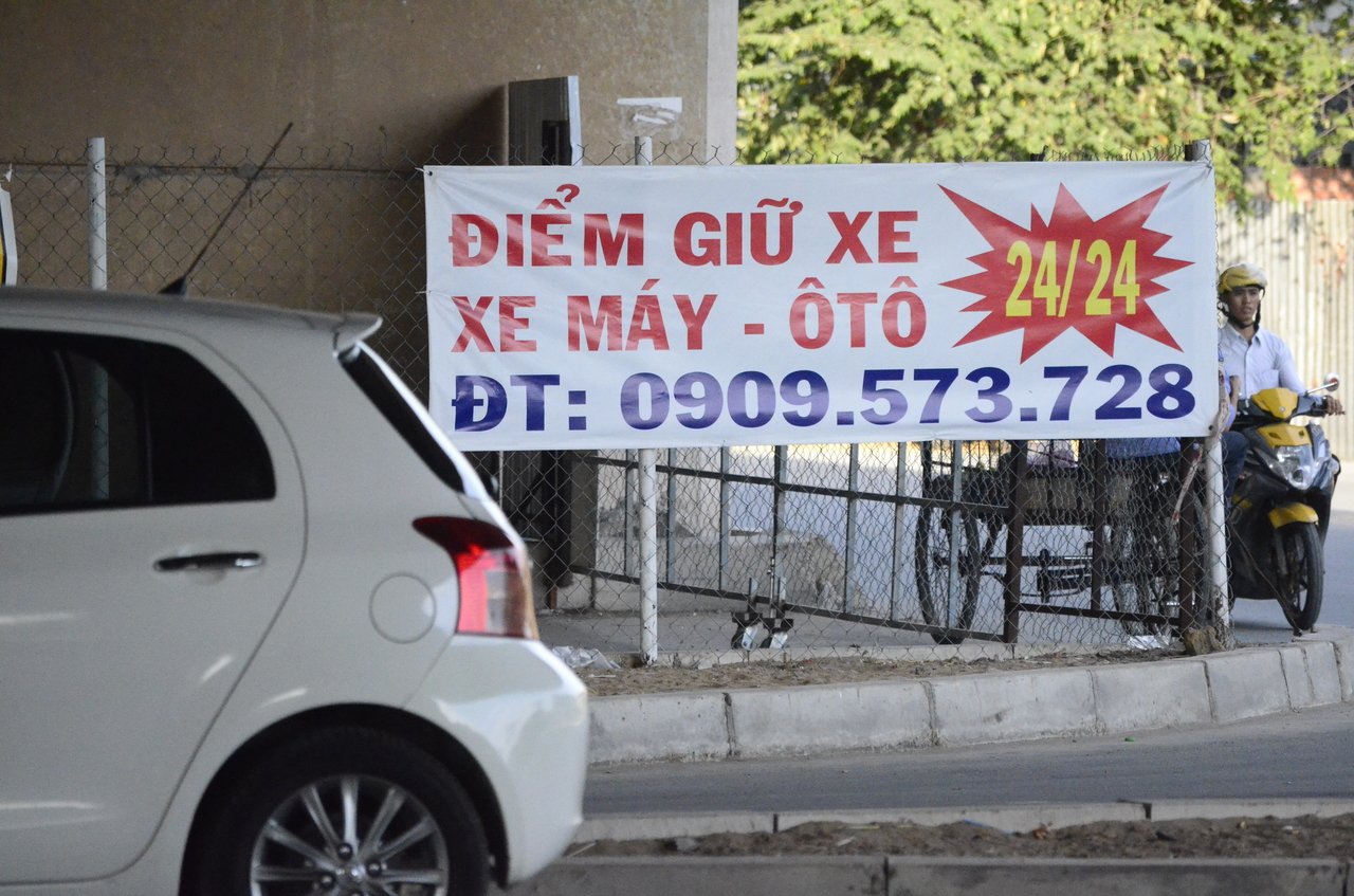 khi-gam-cau-o-sai-gon-bien-thanh-bai-giu-xe