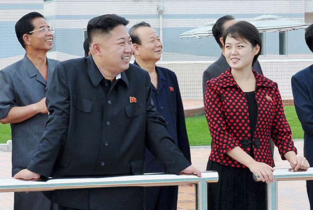 vo-ong-kim-jong-un-ri-sol-ju-la-ai