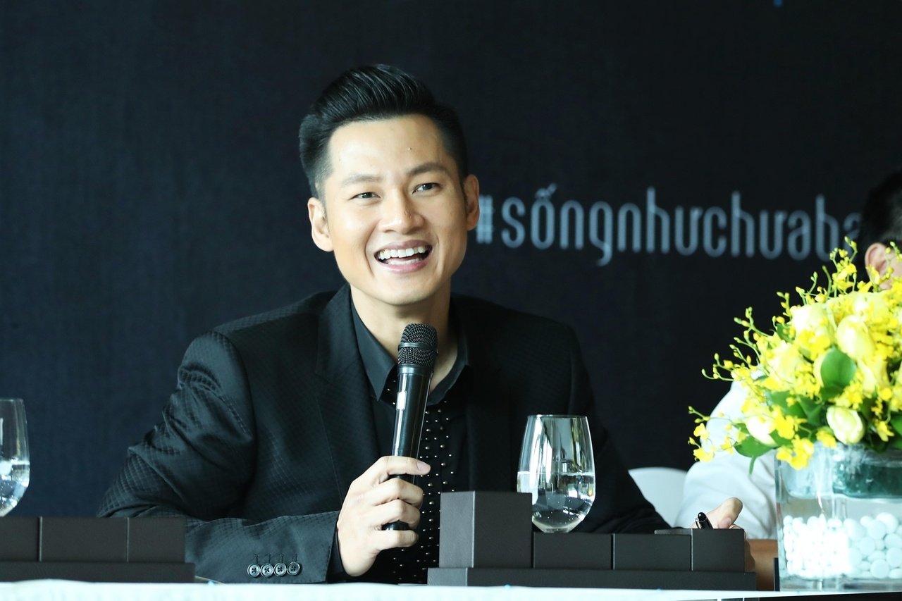 ca-si-duc-tuan-nhung-trang-mang-phat-hanh-nhac-mien-phi-se-dan-mat-di-tai-viet-nam