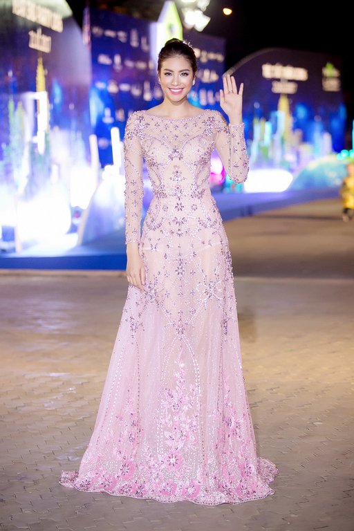 pham-huong-voi-thuong-hieu-hoa-hau-quoc-dan-trong-2-nam-giu-vuong-mien-hhhv