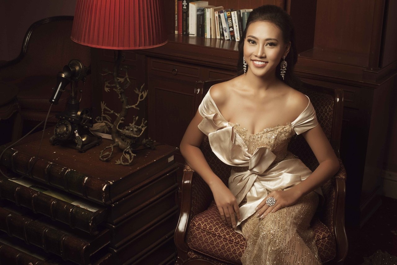 truoc-them-chung-ket-ung-vien-hoa-hau-hoan-vu-viet-nam-dep-xuat-than-trong-bo-anh-glamshot-da-hoi