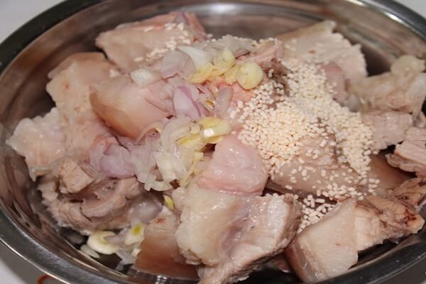 cach-lam-mon-gio-xao-thom-ngon-trong-mam-co-ngay-tet