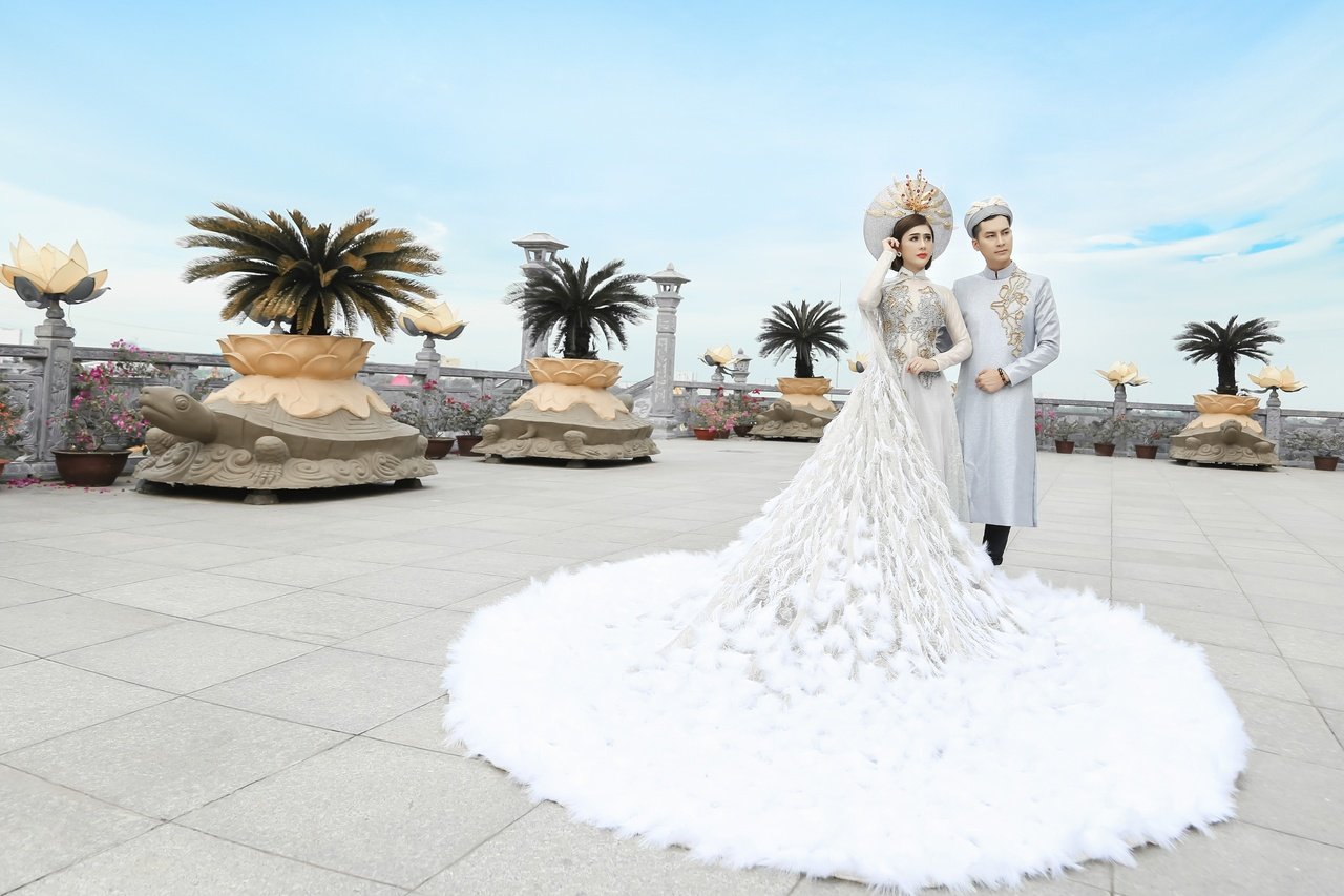 lam-khanh-chi-dien-ao-dai-dinh-long-chim-thien-nga-bat-mi-ke-hoach-sau-dam-cuoi-khung