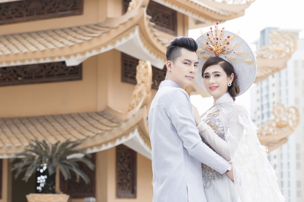 lam-khanh-chi-dien-ao-dai-dinh-long-chim-thien-nga-bat-mi-ke-hoach-sau-dam-cuoi-khung