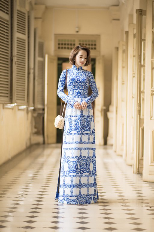 nha-phuong-de-toc-ngan-dien-ao-dai-gach-bong-hoa-co-ba-sai-gon-ca-tinh