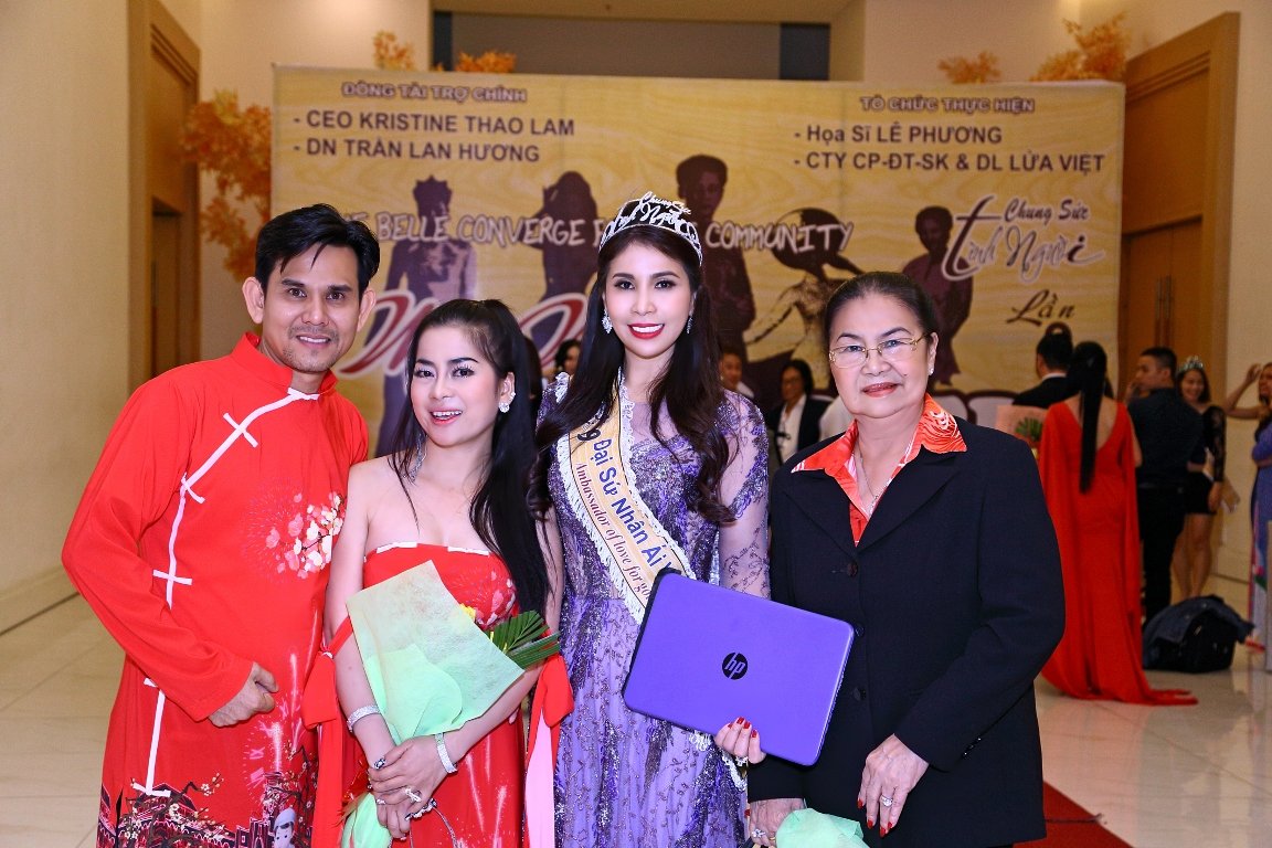 xuat-hien-tai-su-kien-thien-nguyen-dien-vien-ly-huong-khoe-ve-dep-man-ma-vuot-thoi-gian