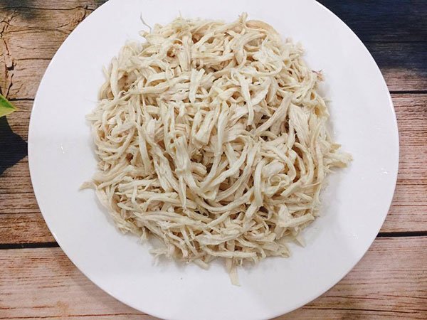 MÓN ĂN NGÀY TẾT: Cách làm khô gà lá chanh đơn giản, ăn lai rai không ngán