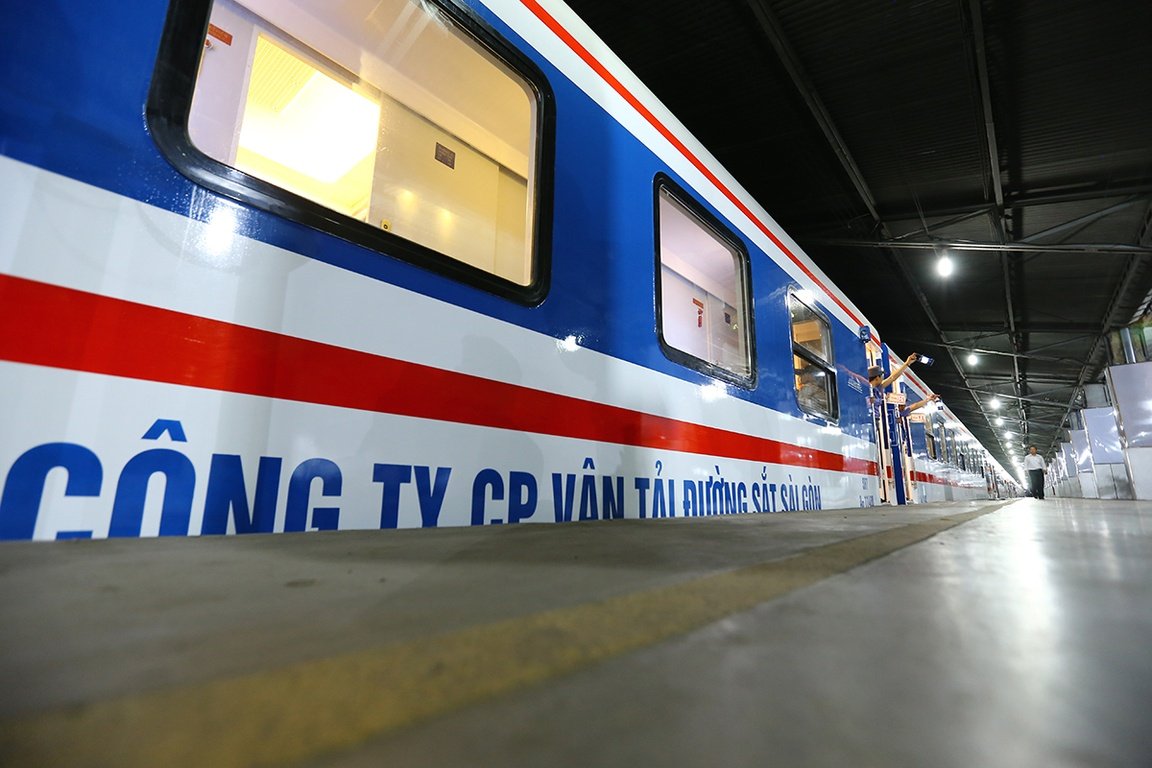 doan-tau-thong-nhat-lan-dau-tien-phuc-vu-suat-an-hang-khong-mien-phi