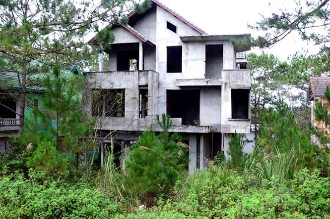 Gần trăm biệt thự bỏ hoang trong khu du lịch sinh thái