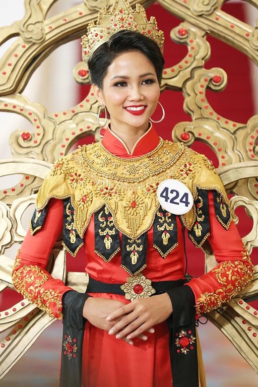 ngam-ve-dep-goi-cam-cua-tan-hoa-hau-hoan-vu-viet-nam-2017-hhen-nie