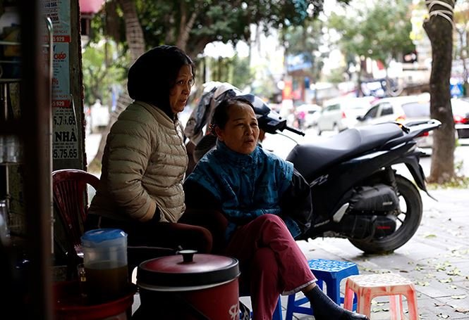 Muôn kiểu chống đợt rét tăng cường của người dân thủ đô