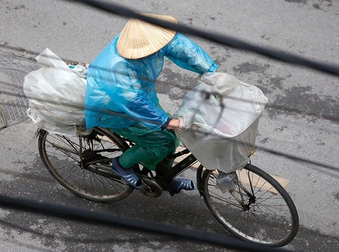 Muôn kiểu chống đợt rét tăng cường của người dân thủ đô