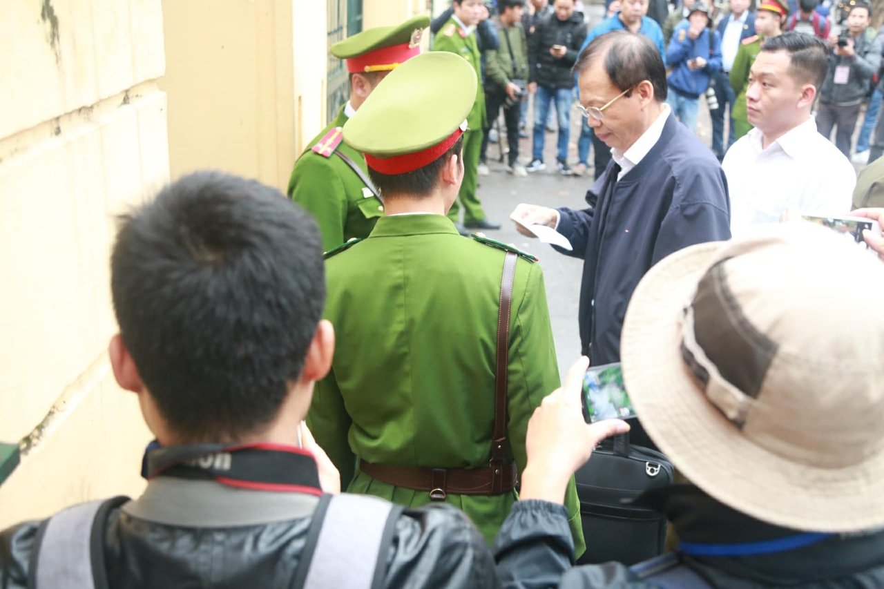 sang-nay-bat-dau-phien-toa-xet-xu-ong-dinh-la-thang-va-cac-dong-pham