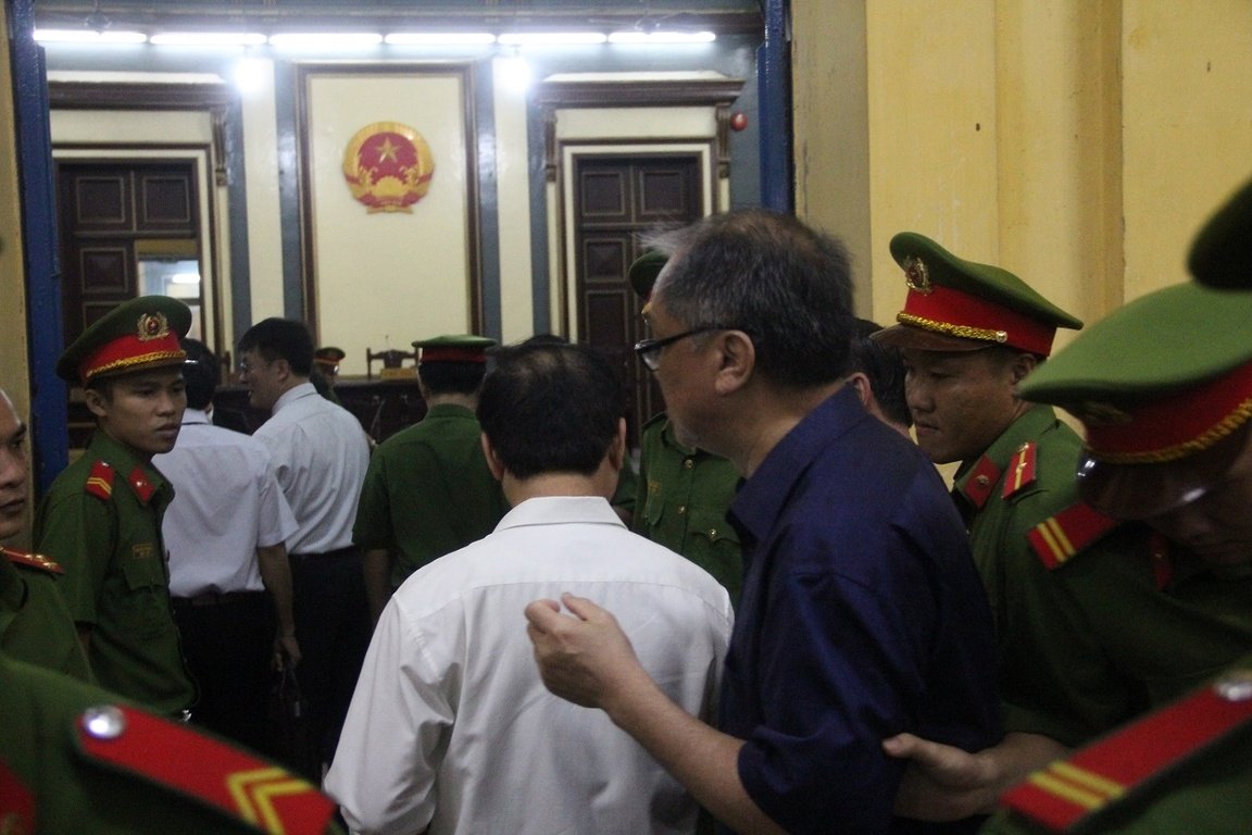 xet-xu-pham-cong-danh-tram-be-khong-co-vanh-mong-ngua