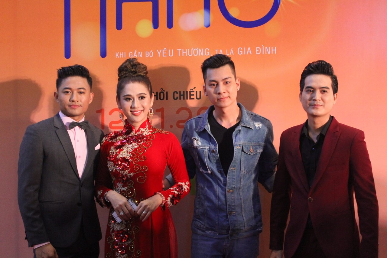 lam-khanh-chi-hanh-phuc-cung-chong-du-ra-mat-phim-dep-lan-at-dan-sao-viet