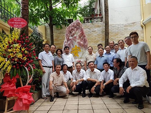 op-cho-saliut-mo-hoi-va-nuoc-mat-mot-thoi-cua-nguoi-viet-o-nga
