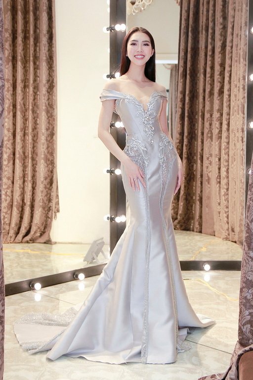 tuong-linh-mang-hon-50-bo-trang-phuc-den-miss-intercontinental-2017