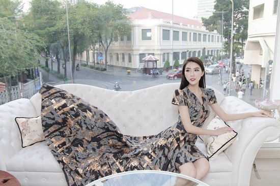 tuong-linh-mang-hon-50-bo-trang-phuc-den-miss-intercontinental-2017