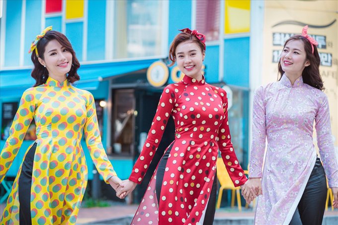 ao-dai-co-ba-sai-gon-tro-lai-day-ngoan-muc-thanh-hot-trend-dip-tet-nguyen-dan