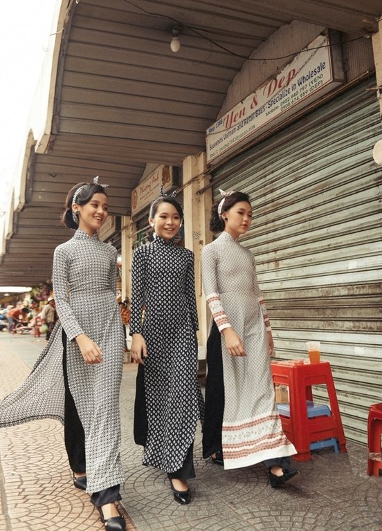 ao-dai-co-ba-sai-gon-tro-lai-day-ngoan-muc-thanh-hot-trend-dip-tet-nguyen-dan
