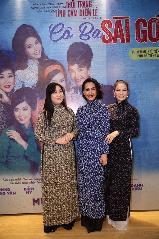 ao-dai-co-ba-sai-gon-tro-lai-day-ngoan-muc-thanh-hot-trend-dip-tet-nguyen-dan