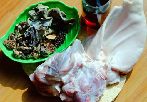 bi-quyet-nau-mon-thit-kho-dong-ngon-tuyet-dai-khach-ngay-tet