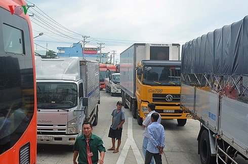 Làm gì để hạ nhiệt làn sóng phản đối BOT giao thông?