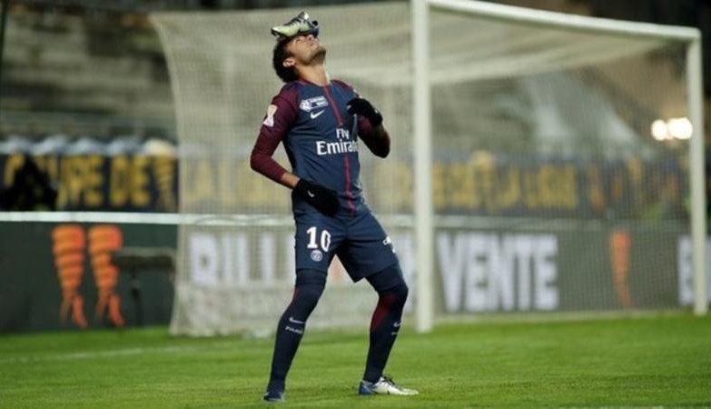 ronaldo-hoa-than-thanh-ninja-neymar-an-mung-ban-thang-theo-cach-cuc-di