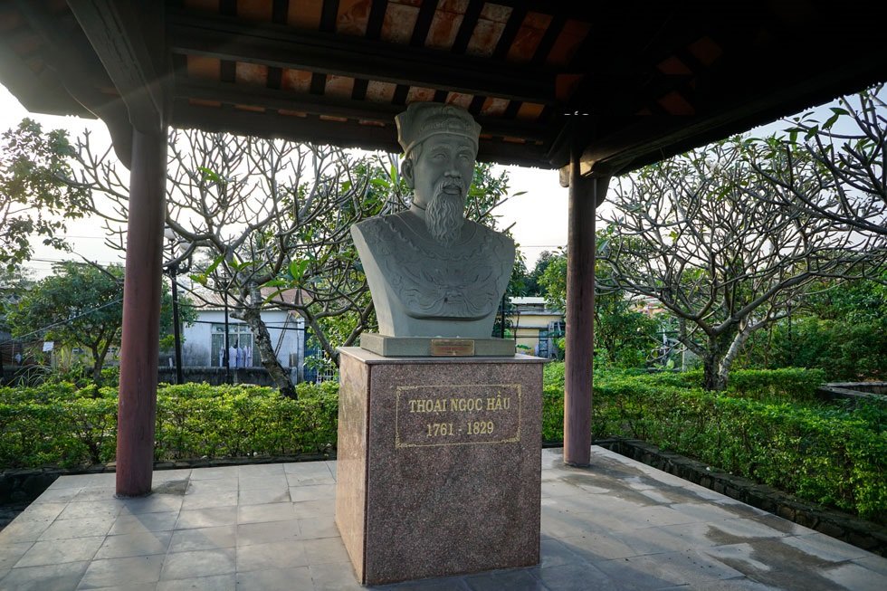 nha-tho-tien-hien-lang-an-hai-va-thoai-ngoc-hau